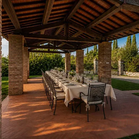 Villa Vignola *